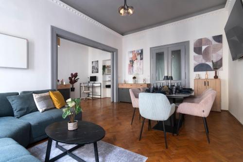 3 Bedroom - Central Superior-Flat 115m2 - Tap to explore photos