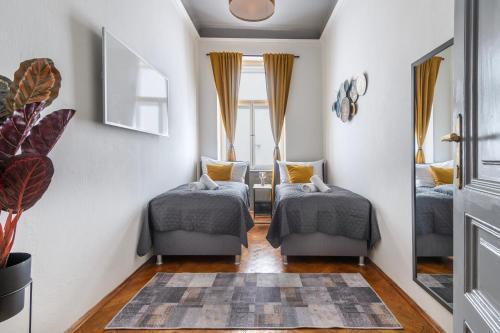 3 Bedroom - Central Superior-Flat 115m2