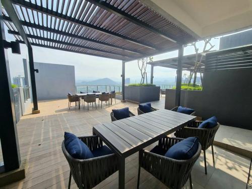 Tiny Studio Suite Near Gleneagles 10 mins to KLCC - Tap to explore photos
