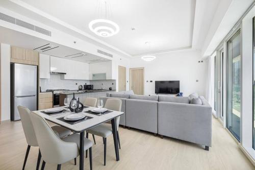 Stylish Brand New 1 Bedroom - Tap to explore photos