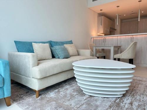 Luxury 1BR , Stunning Palm Views , Pool & Beach - Tap to explore photos
