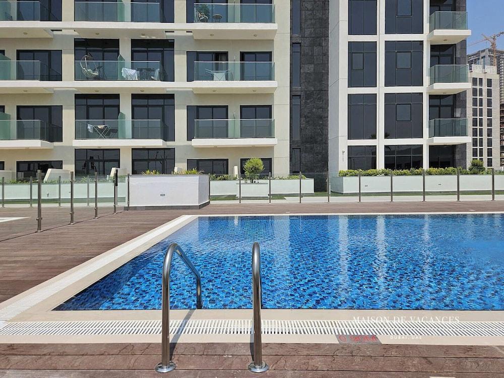 Comfortable Studio 10mins Away From Dubai Mall - Tap to explore photos