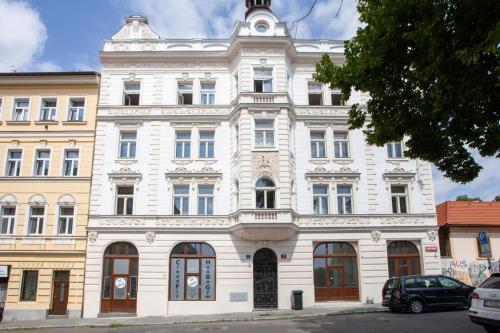Blueground Vršovice private terrace equipped PRG-4
