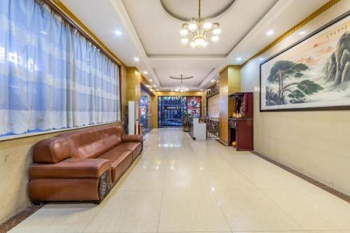 Ying Feng Yuan Hotel - Tap to explore photos