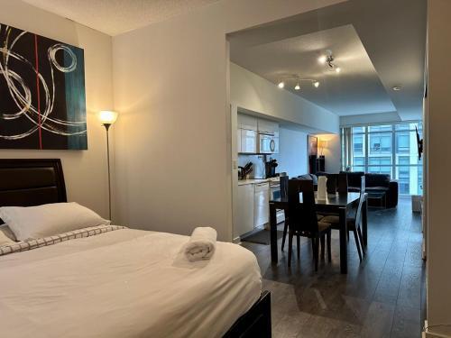 Comfy 1Bdrm den 2Baths with 3 real beds parking - Tap to explore photos