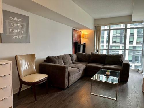 Comfy 1Bdrm den 2Baths with 3 real beds parking - Tap to explore photos