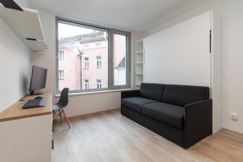 SMART Studio with Ultra Fast 1Gbps WiFi and Air Conditioning - Tap to explore photos