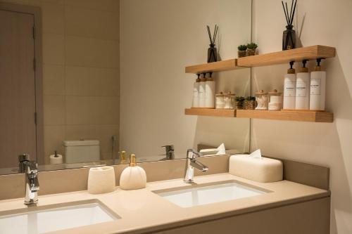 Luxury 2BR for Family & Couples at Yas Island - Tap to explore photos