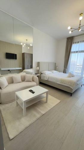 New! Modern cosy Studio Laya Heights - Tap to explore photos