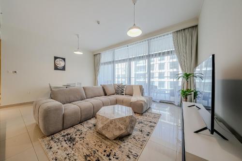Modern 2BDR Apartment I Dubai Hills I City View I Mulberry at Park Heights - Tap to explore photos