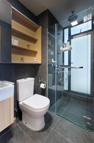 COL25A KL Tower Balcony 1Bedroom & Infinity Pool KLCC View - Tap to explore photos