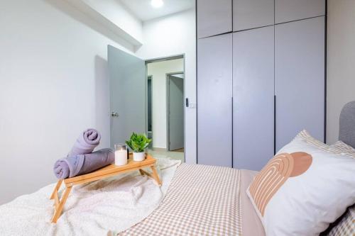 The Rest Nest Modern M Vertica 4BR Infinity Pool - Tap to explore photos