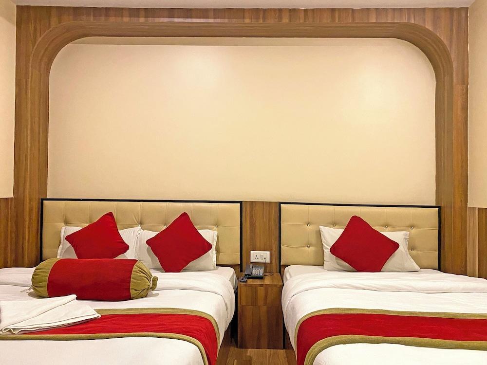 hotel airport holiday Room Type - Superior Triple Room, City View