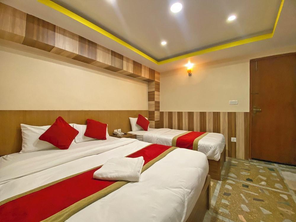 hotel airport holiday Room Type - Deluxe Triple Room, City View