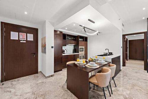 FIRST CLASS 2BR Premium City Escape - Tap to explore photos