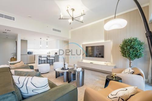 Luxurious 2BR Apartment at Sadaf 6, Jumeirah Beach Residence by Deluxe Holiday Homes - Tap to explore photos