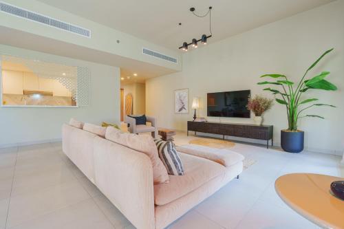 Spacious 4BR in Madinat Jumeirah Living - Tap to explore photos