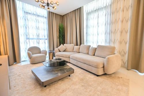 Chic Retreat 1BR in District One Meydan - Tap to explore photos