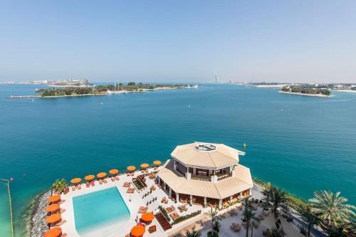 Free Netflix, Sea View, Private Beach & Pool - Tap to explore photos