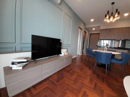 Bloomsvale Residence 2 Bedroom Deluxe Suite Old Klang Road - Tap to explore photos