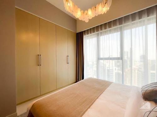 NEW! Modern Elegance 2B in Burj Royale Downtown - Tap to explore photos