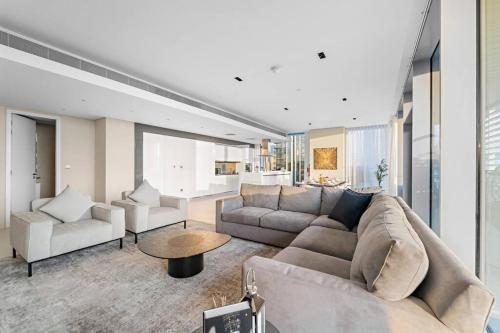 Bluewaters 4BR Panoramic Eye of Dubai Views Near JBR Beach - Tap to explore photos