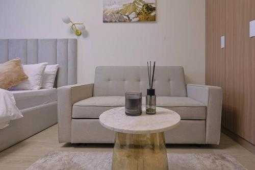 Brand New Studio Near Downtown Dubai - Tap to explore photos