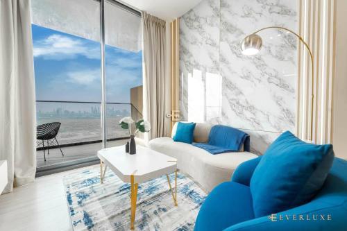 Everluxe Holiday Homes Rental Upscale JVC 1BR - Tap to explore photos
