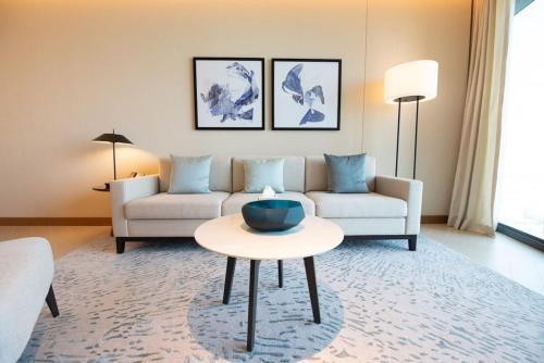 Gorgeous High Floor 3-Bed with Full Burj View - Tap to explore photos
