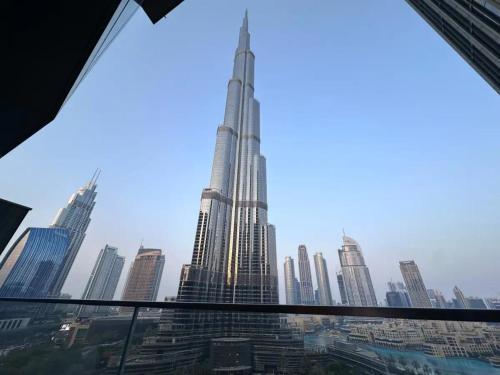Gorgeous High Floor 3-Bed with Full Burj View