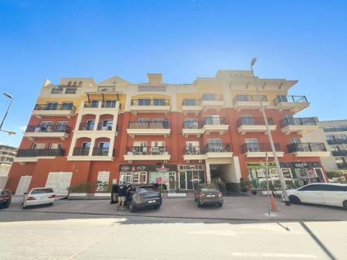 Silkhaus Stylish 2BDR | Pantheon BLVD Tower - Tap to explore photos