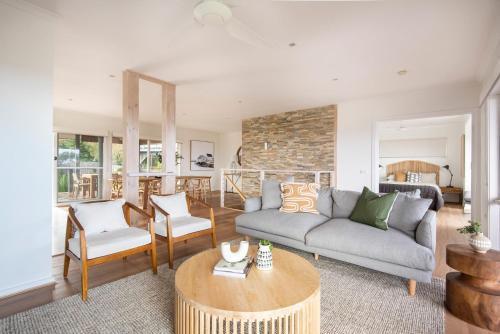 The Navigator with heated pool and spa - Tap to explore photos