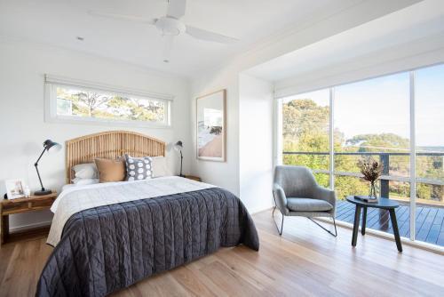 The Navigator with heated pool and spa