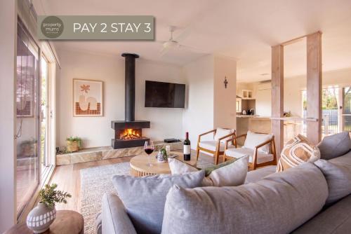 The Navigator with heated pool and spa - Tap to explore photos