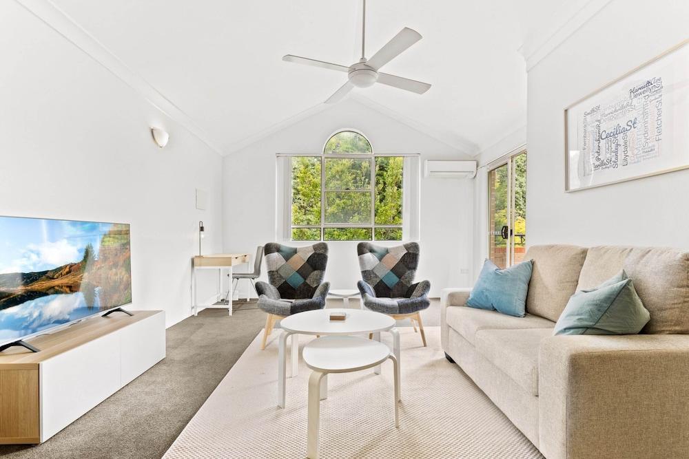 Pristine 2-bed Near Marrickville Village