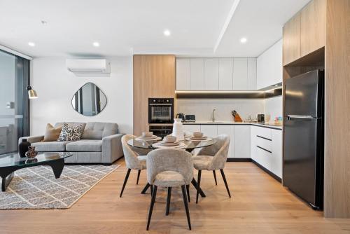 Skyview1-Bed, Infinity Pool, Cinema, Gym & BBQ - Tap to explore photos