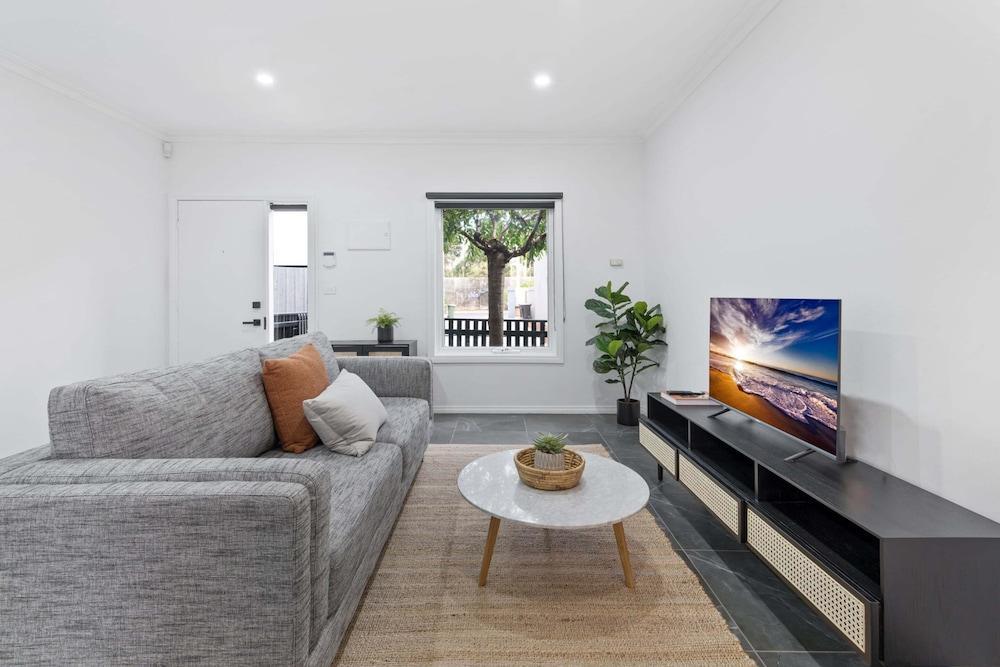 Sleek 2-bed Terrace Near Local Parks - Tap to explore photos