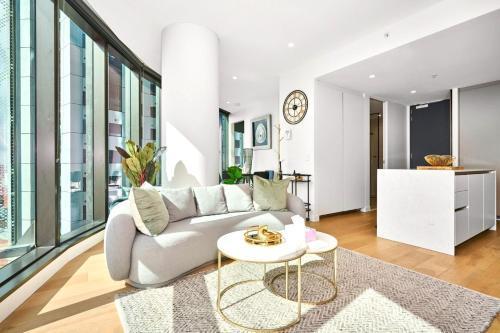 Mackenzie Marvel Stylish 2BR w Skyline Views - Tap to explore photos
