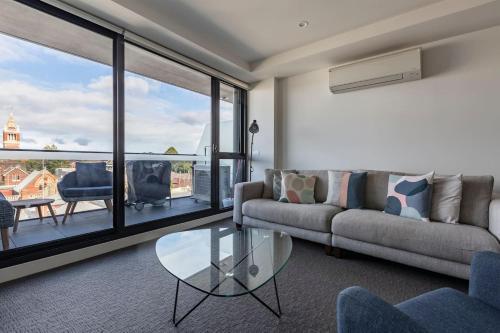 Light-Filled, Stylish Living in Diverse Hawthorn