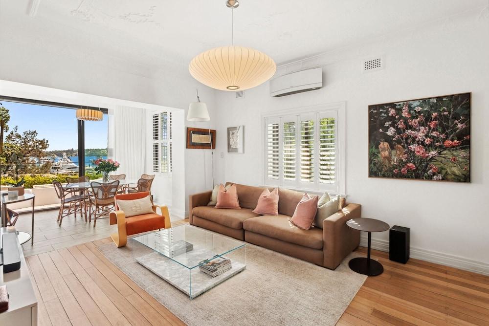 Superb 2-bed Apartment Facing Rose Bay Marina - Tap to explore photos