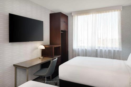 Aiden by Best Western Long Island City New York - Tap to explore photos