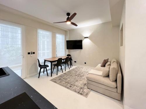 Superb Apartment Palais Royal Louvre Museum Free Netflix - Tap to explore photos