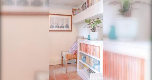 Quaint and Central Studio Flat - Chelsea - Tap to explore photos