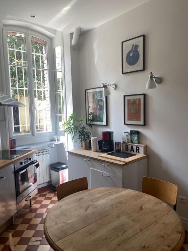 Kak's apartments Paris - Tap to explore photos