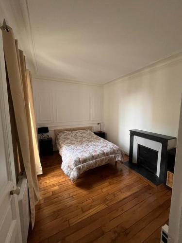 Cosy appartement paris à deux pas - Tap to explore photos