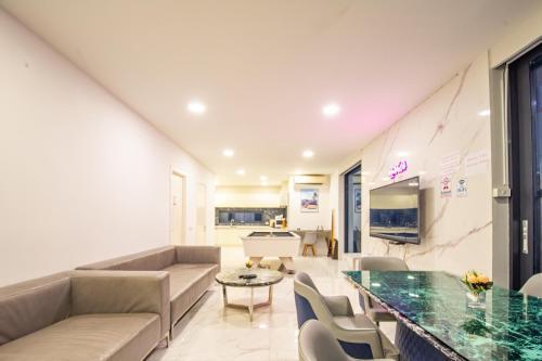 Rosewood Vegas Pool Villa Pattaya - Tap to explore photos