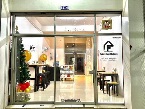 Future Hostel Pattaya - Tap to explore photos