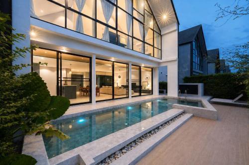 Granary Grand Haven by Chuly, 3BR Luxury Pool Villa in Bangtao