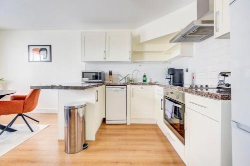 GuestReady - Sleek Serenity in Hammersmith