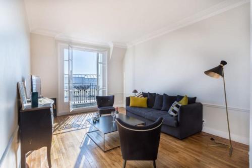 GuestReady - Designer Apartment - Eiffel Tower View! Room Type - Apartment